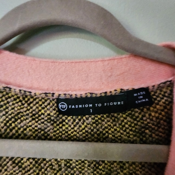 Fashion to Figure cropped cardigan, size large leopard print - Picture 7 of 8